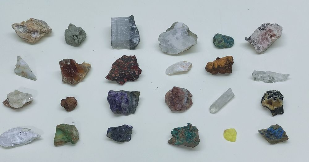 Kalendarz adwentowy kamienie minerały kolekcja