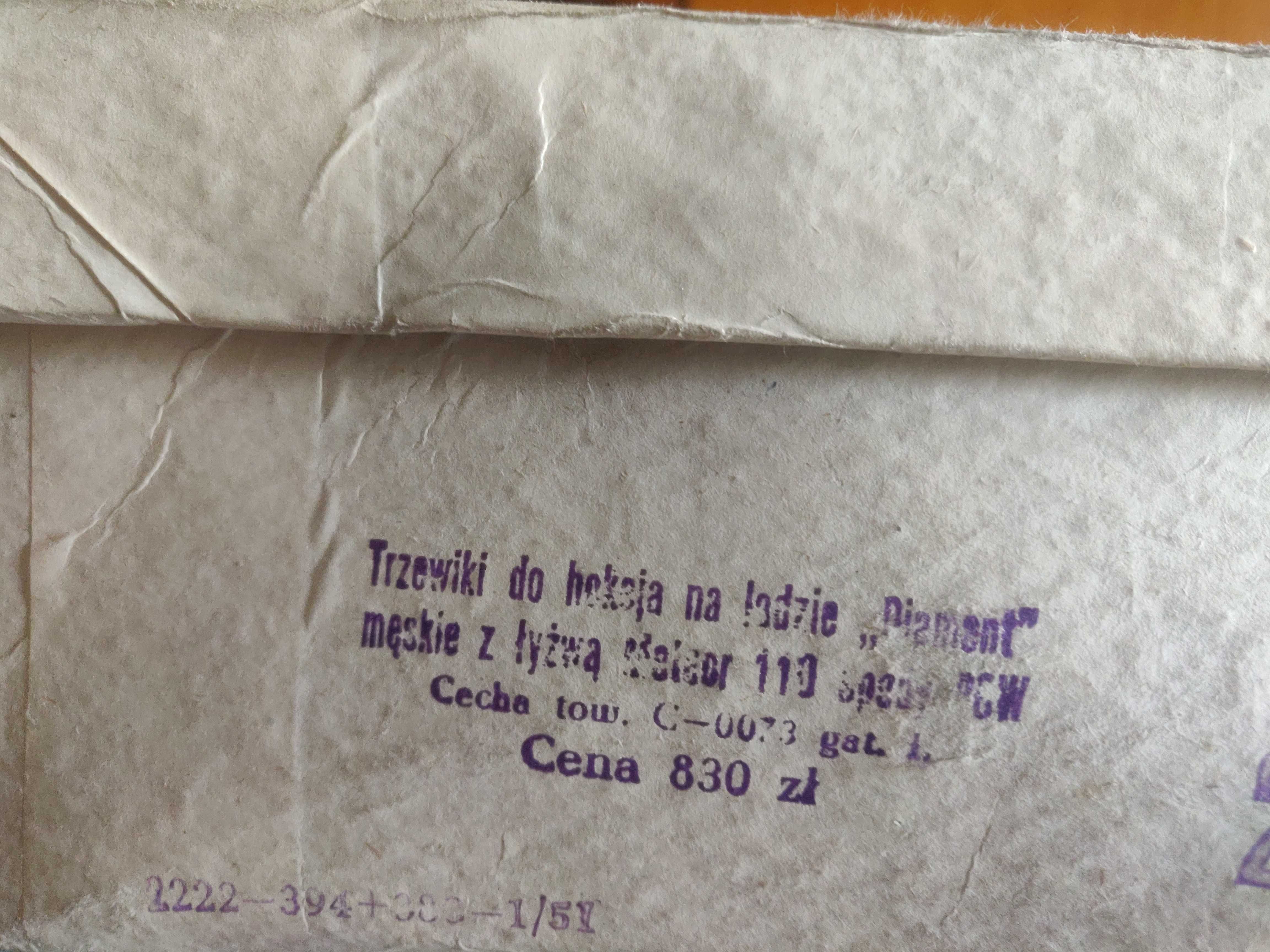 Stare łyżwy z PRLu - Trzewiki do hokeja na lodzie Vintage