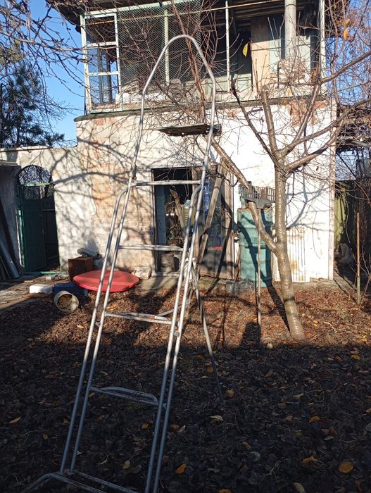 Стремянка садовая аллюминивая.