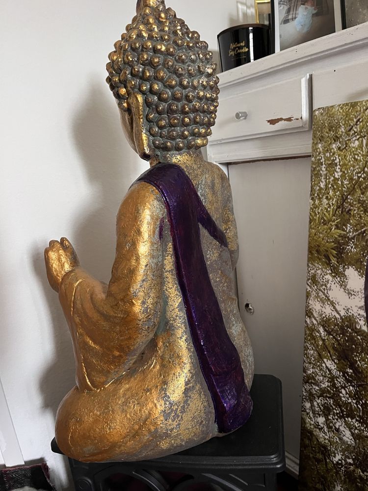 Estátua de Buda Dourada