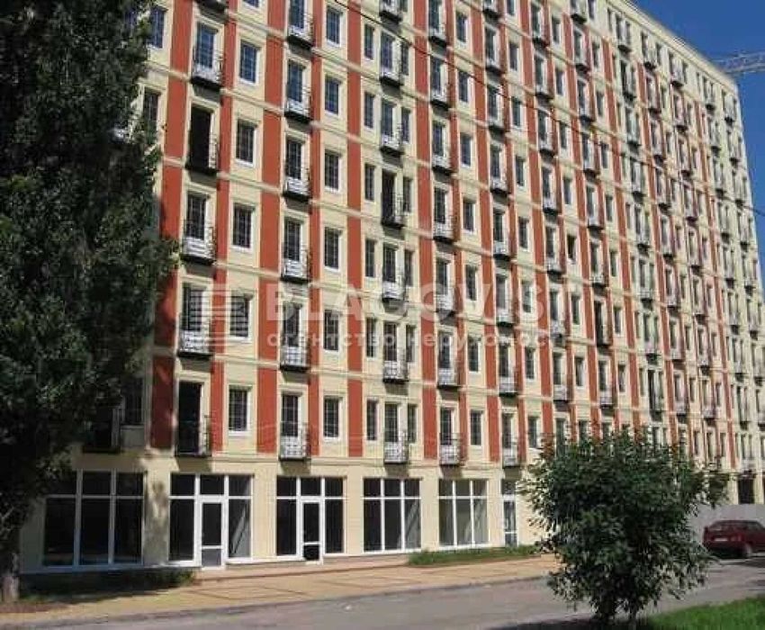 Продаж НФ 110метрів фасад Клавдійвська 40А з орендарями