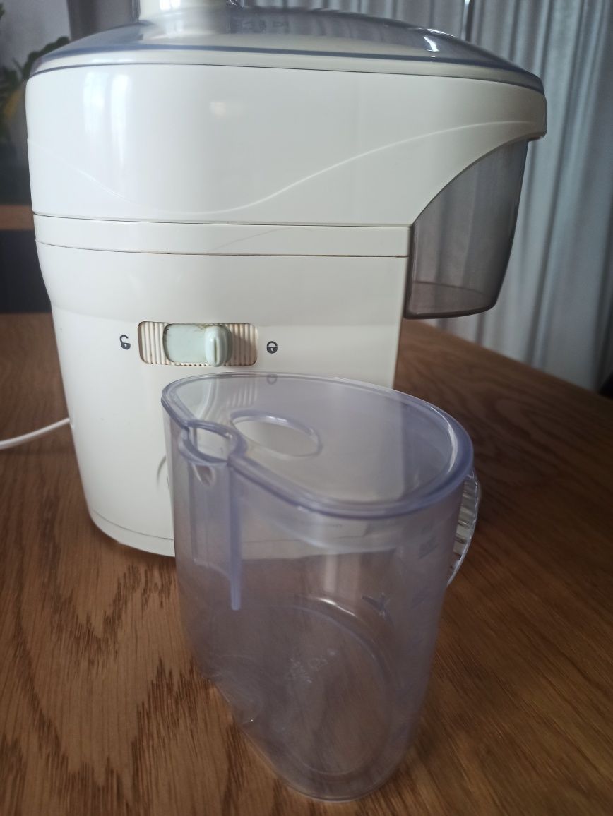 Sokowirówka Kenwood JE 550