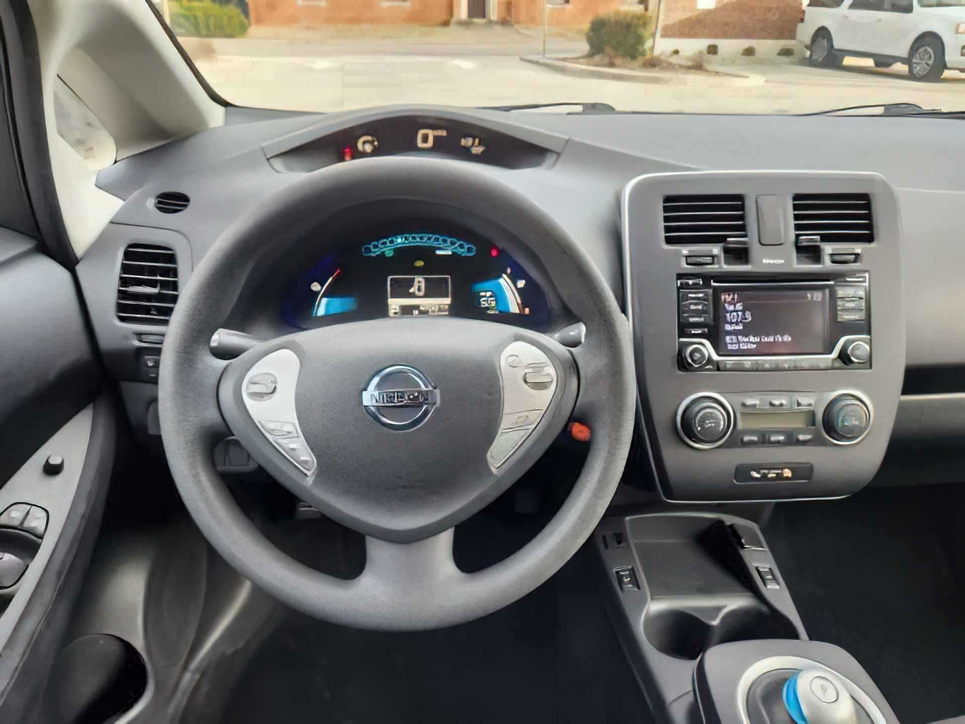 2016 Nissan LEAF