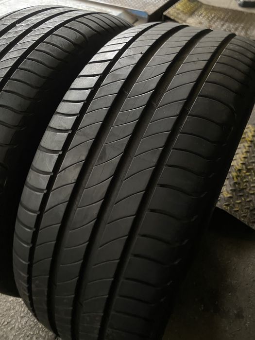 235/45/18 - Michelin Primacy 4