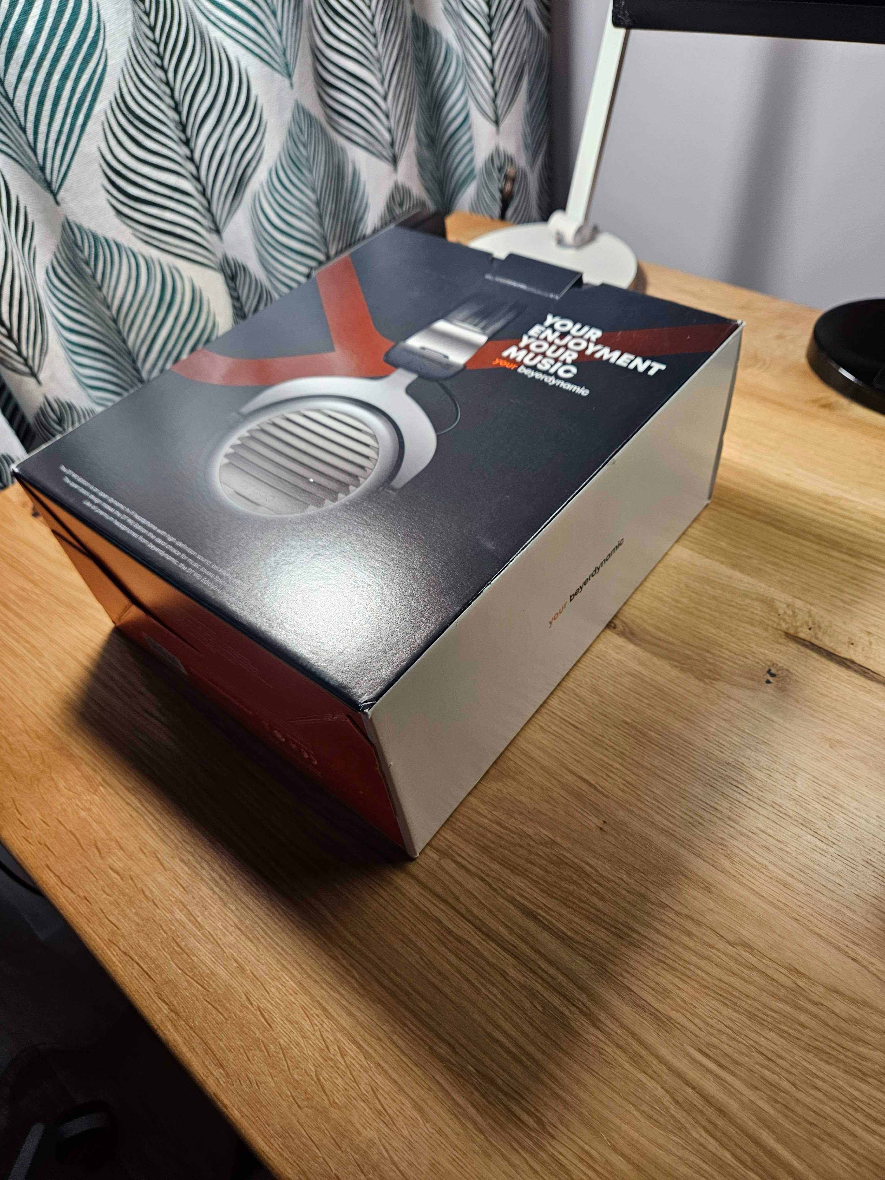 Pudełko po słuchawkach Beyerdynamic DT990 Edition 250Ohm