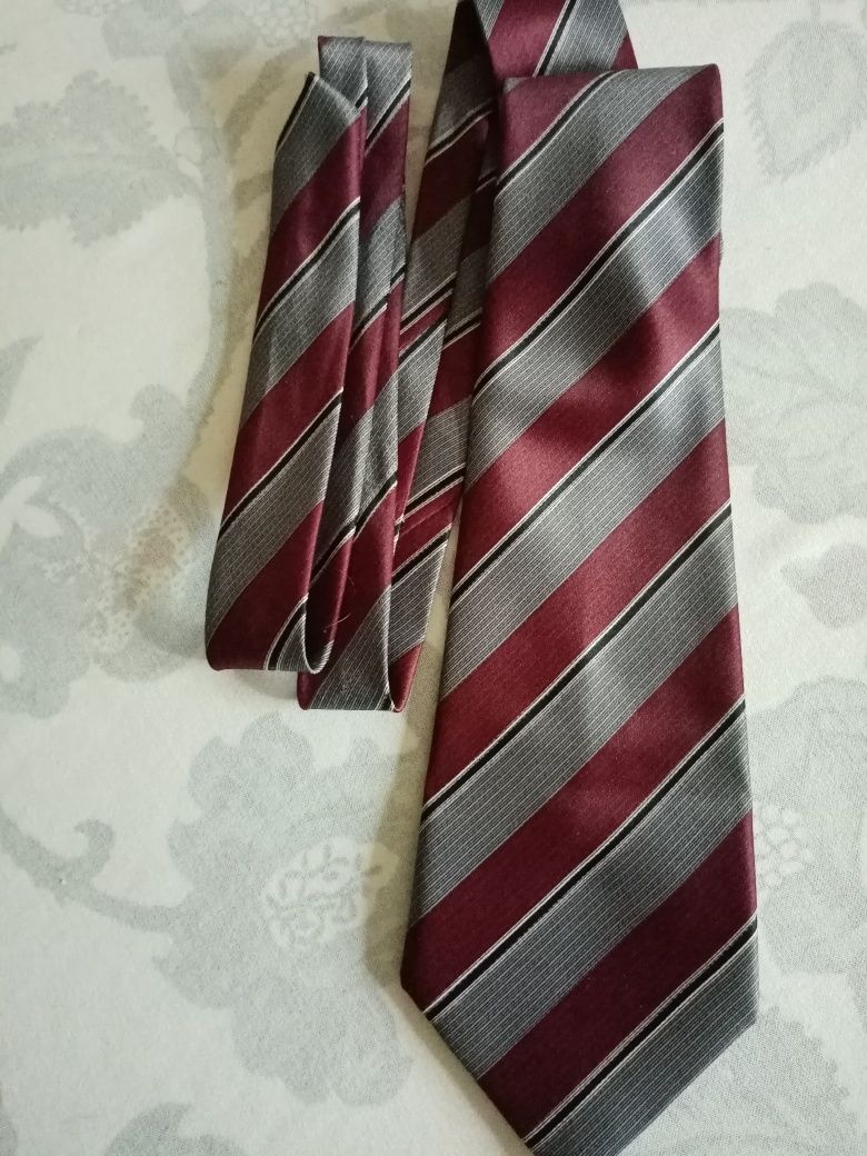 Продам мужской шёлковый галстук