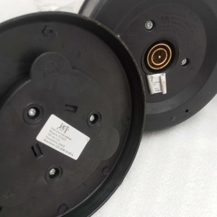 Электрочайник D&T smart 1.2 литра . Не ВЫключается !