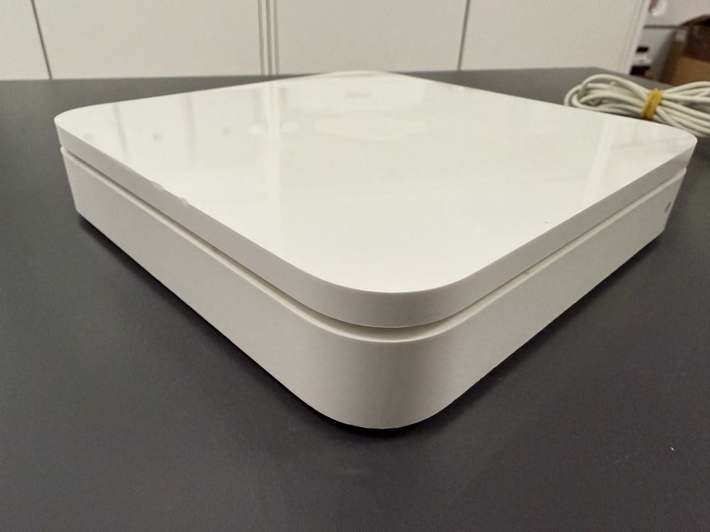 Роутер Apple Airport Extreme a1143