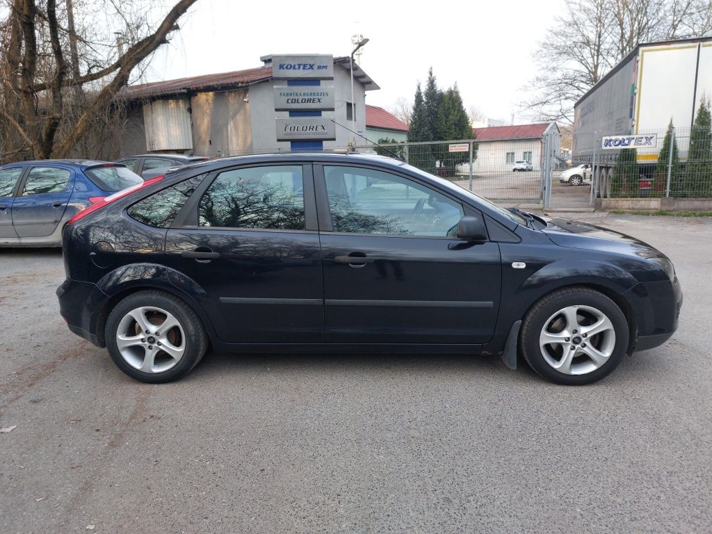 Ford Focus 2005, hatchback, 1.6 z lpg