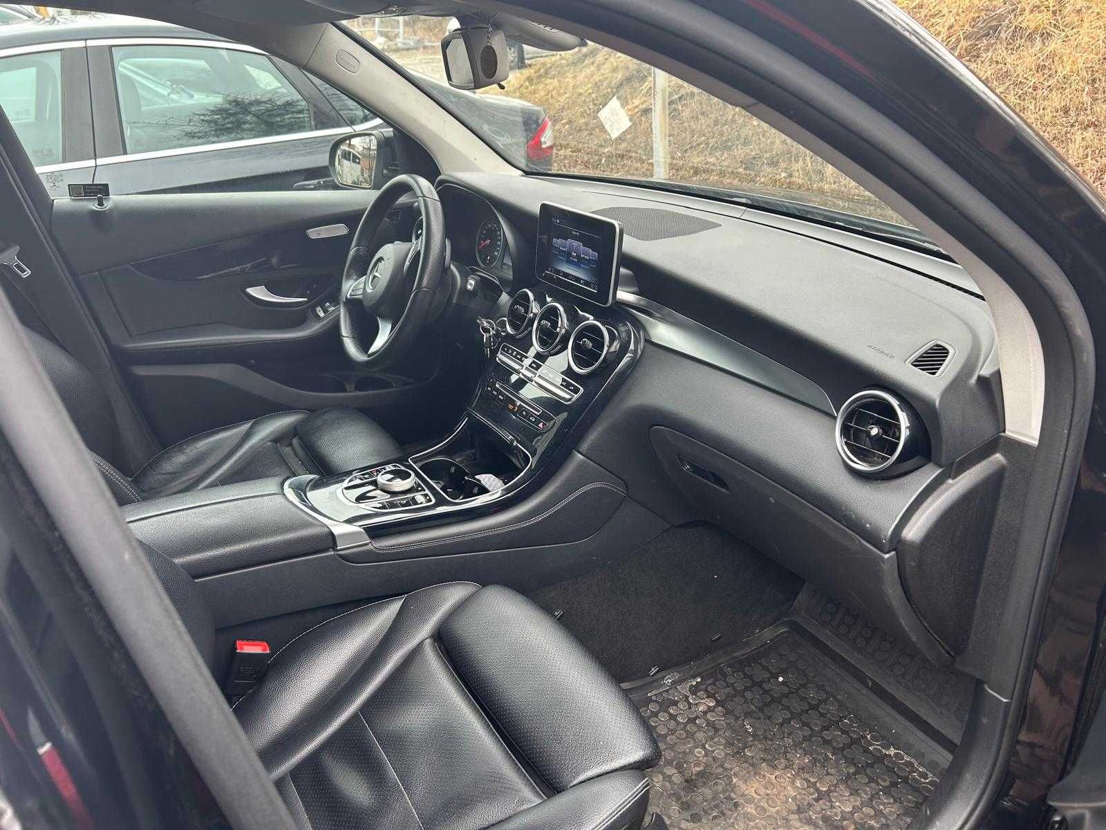 Syndyk sprzeda Mercedes - Benz GLC 250 4MATIC 2016 rok