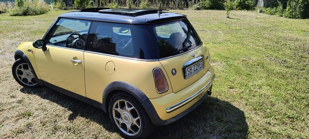 Mini Cooper 1.6 benzyna