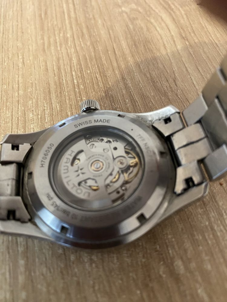 Hamilton Khaki Field w wersji 42 mm