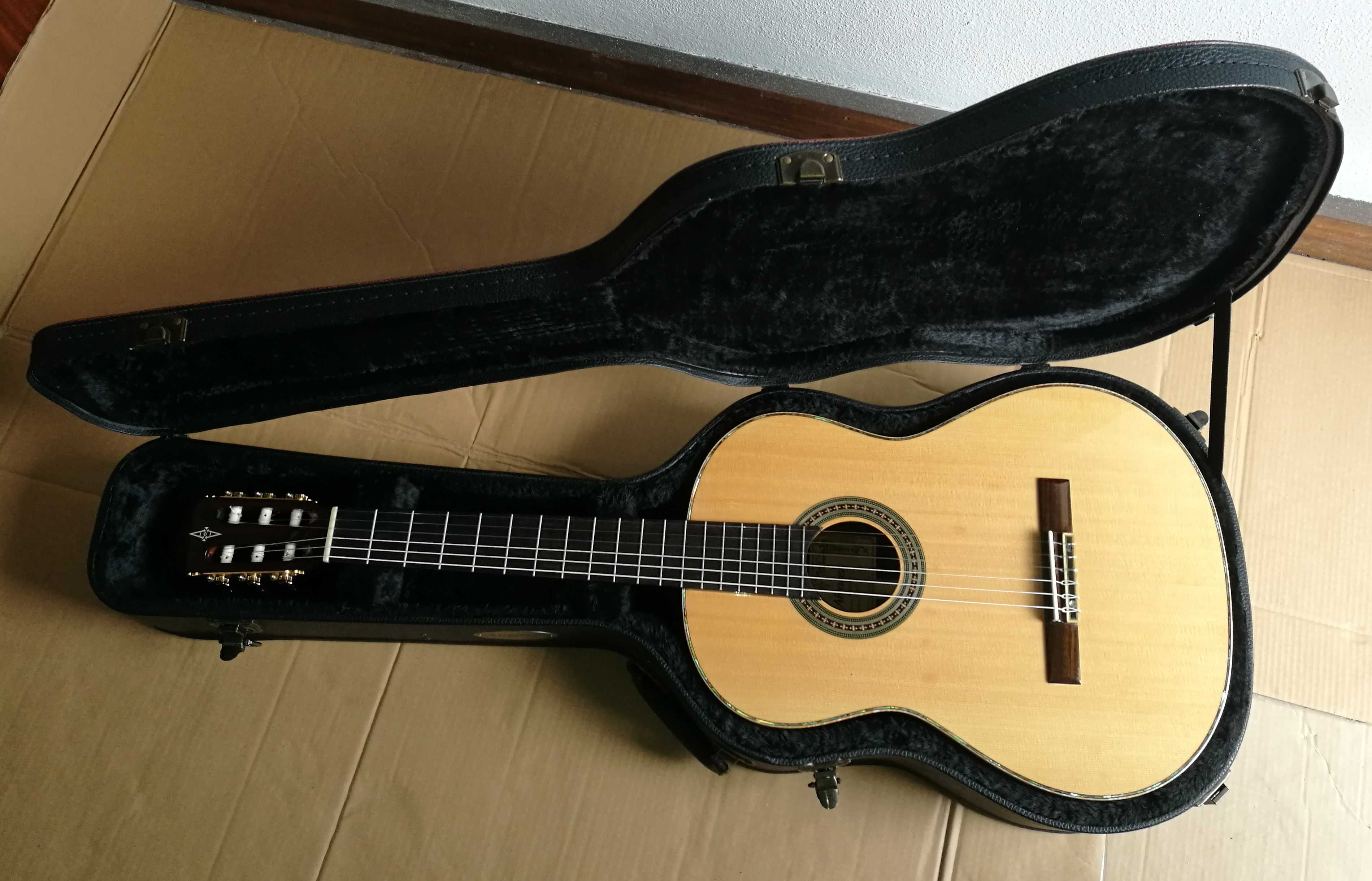 Guitarra Clássica Alvarez MCA70 + Hardcase