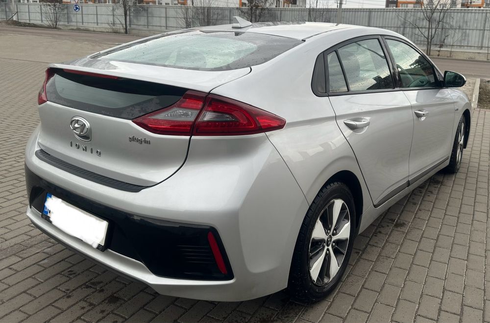 Hyundai ioniq plug-in hybrid