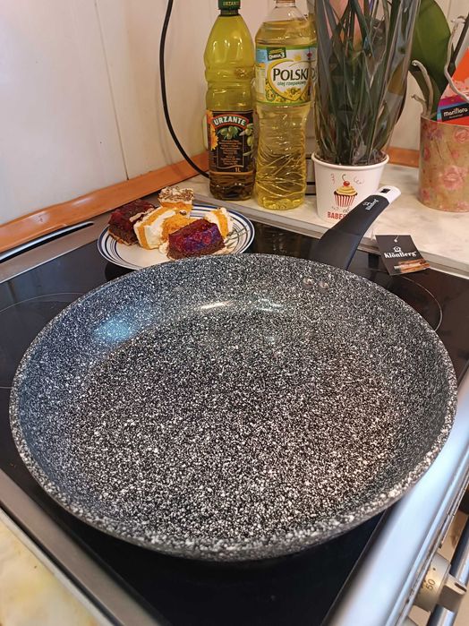 Patelnia granitowa tradycyjna 30 cm - bardzo solidna na gaz, indukcję!