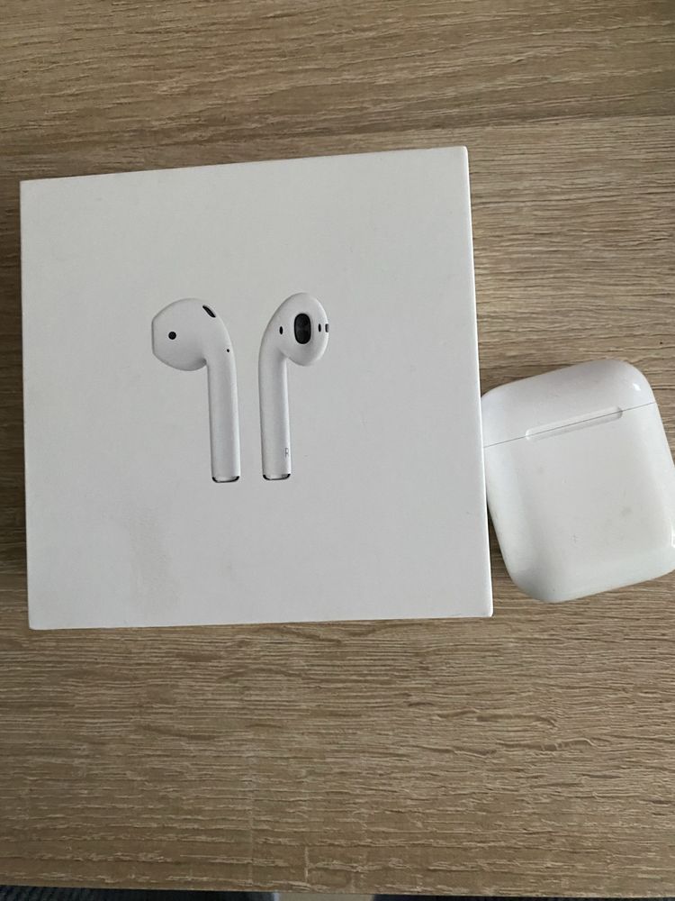 sluchawka airpods z pudelkiem