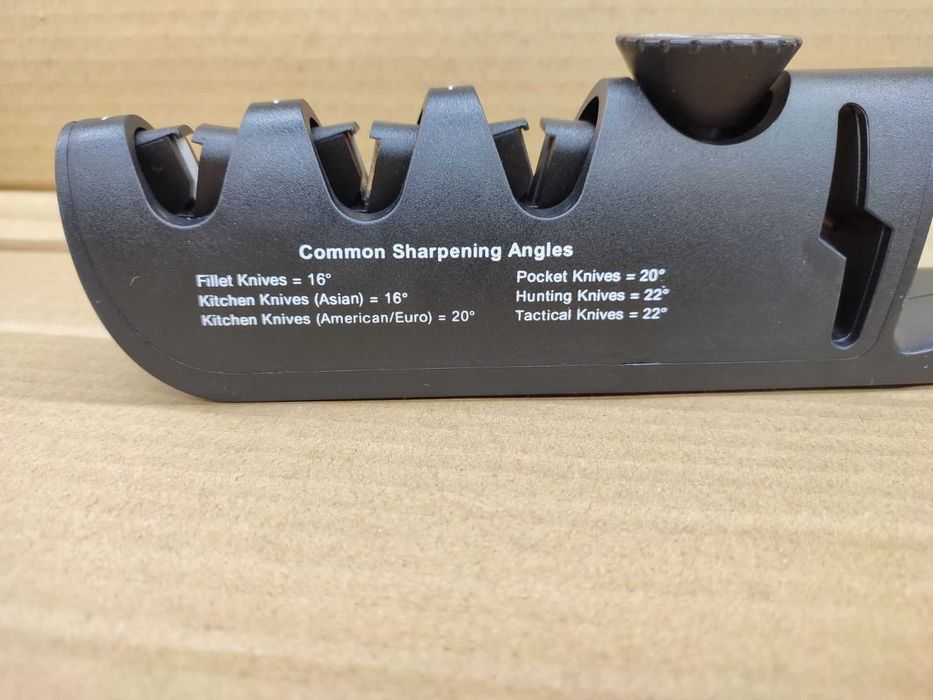 Точилка для ножей и ножниц с регулировкой угла заточки