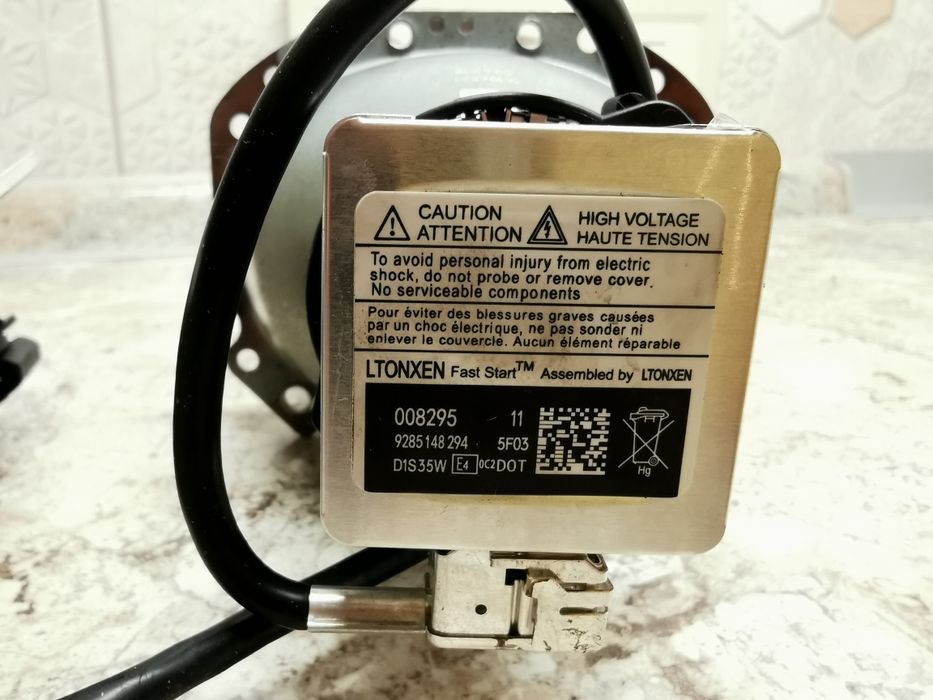 Ксенон з Nissan Qashqai j10 (лінзи, блоки розпалу Hella)