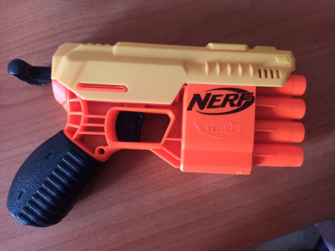 Бластер Nerf с патронами