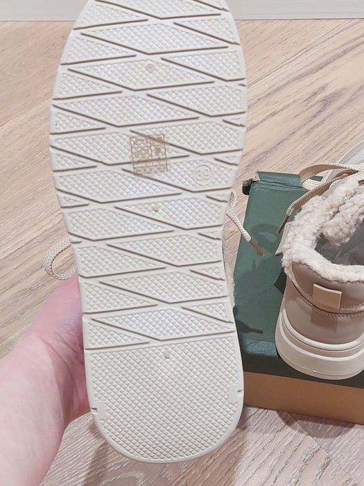 Взуття черевики кросівки хайтопи