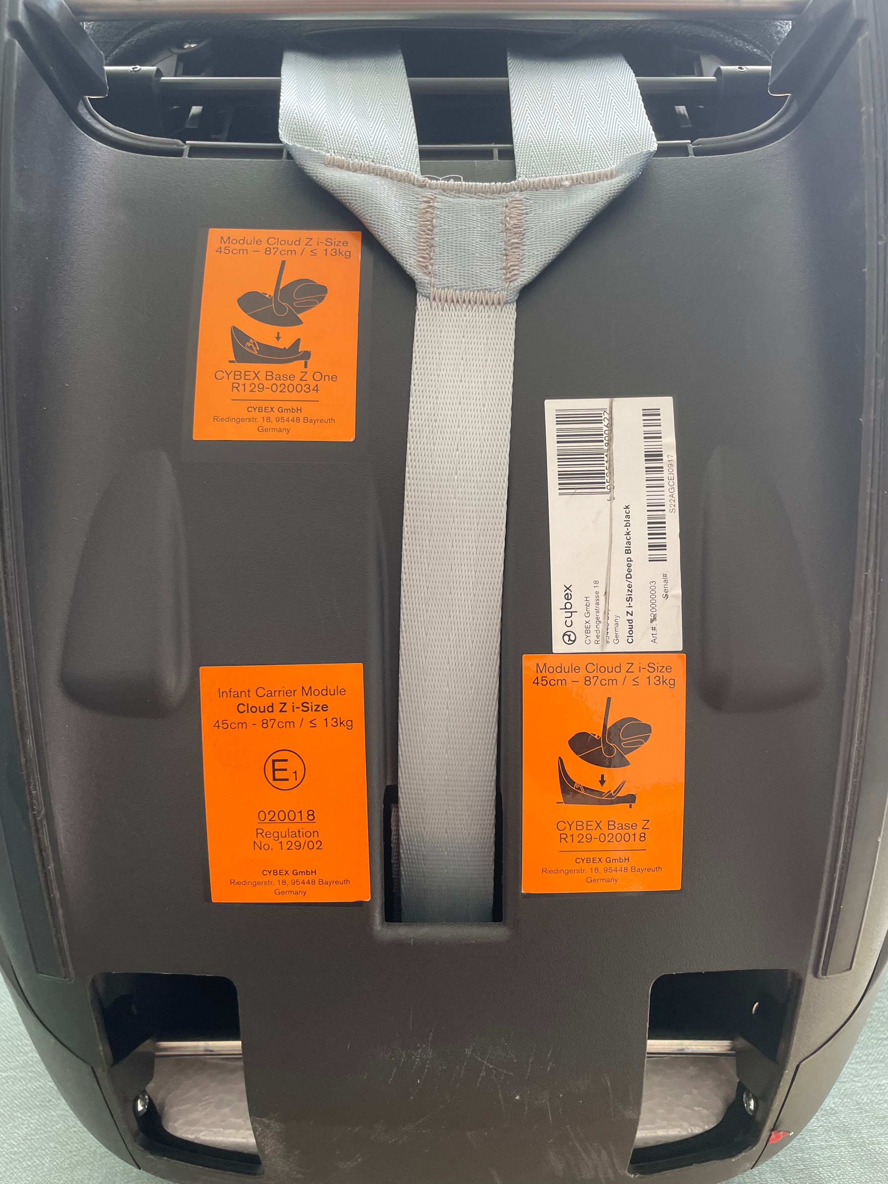Fotelik Cybex Cloud Z i-Size w kolorze DeepBlack - black