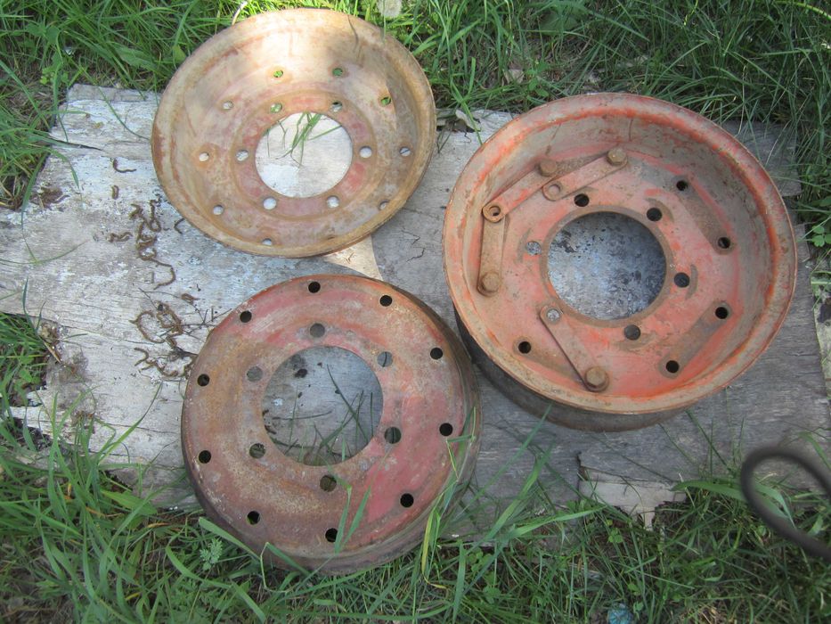 Диск , ступица  прицепа  ПТС 8 ,  т 25  перед