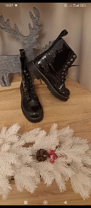 Ботинки лаковані без дефектів