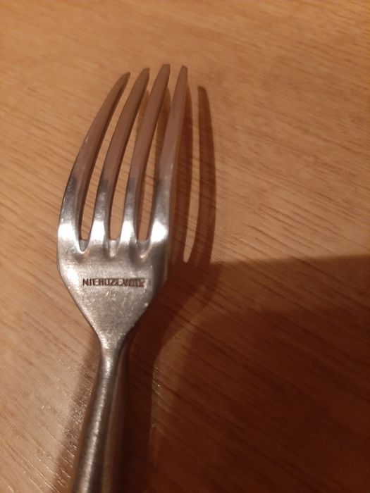 Sztućce zabytkowe - 4 widelce 1 nóż, cena za całość