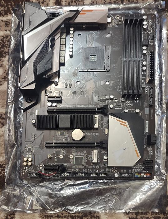 Материнская плата Aorus b450 Elite v1