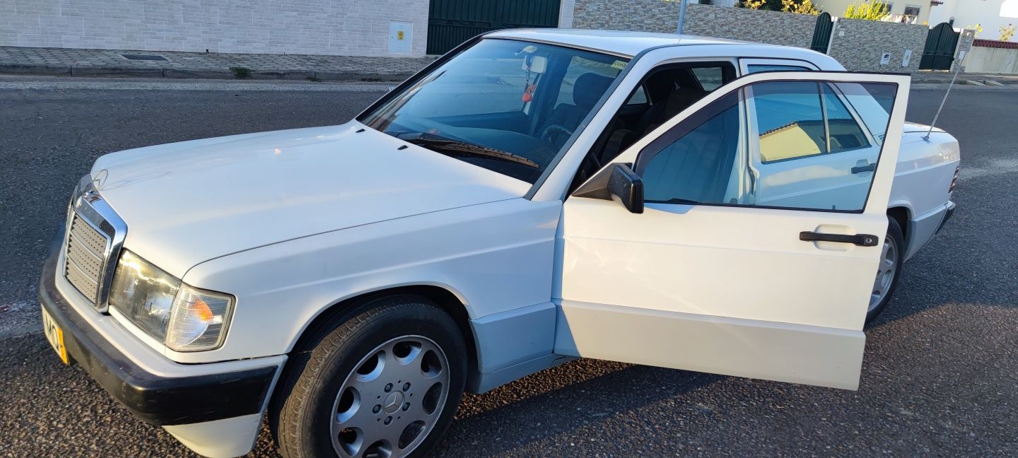 Mercedes- Benz 190D