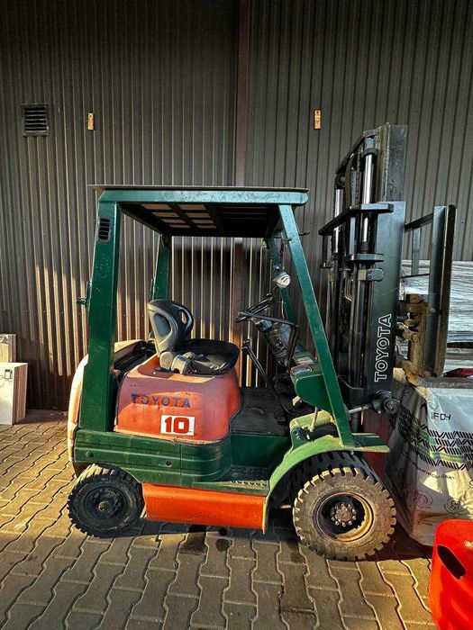 Продам навантажувач (погрузчик) кару Toyota FGL 2010