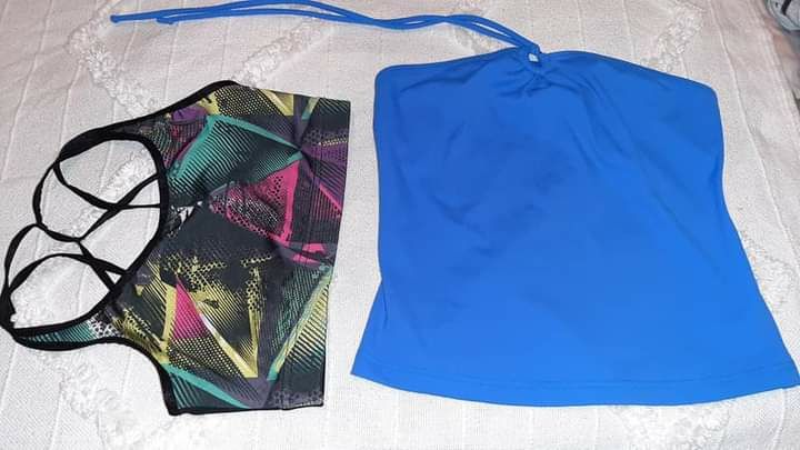 Błękitny top  S  ok12 -13 lat .
koszulka top ze  stroju kapielowego