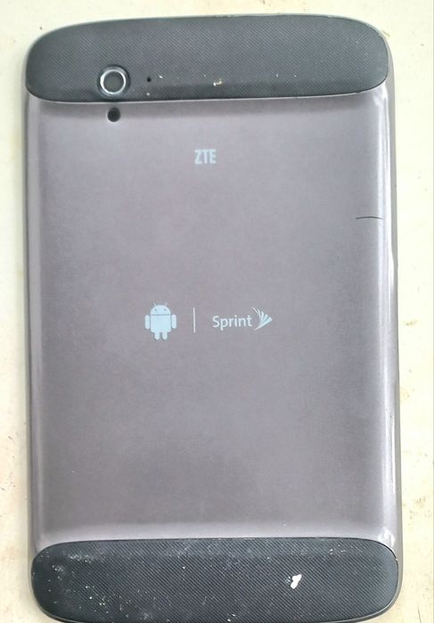 Планшет ZTE на запчастини без аккумулятора
