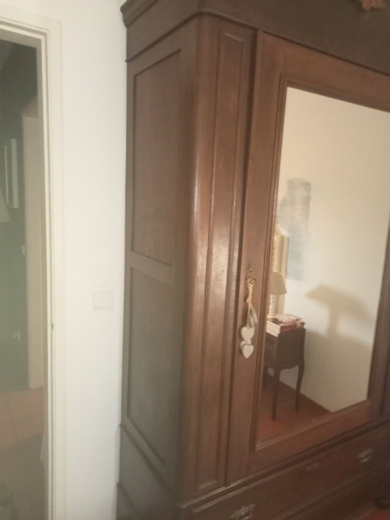 Roupeiro estilo romântico
