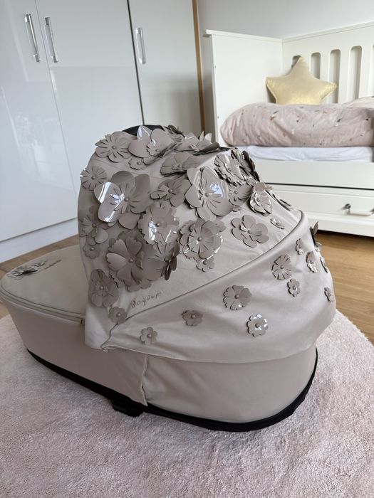 Cybex Priam 4.0 Simply Flowers Beige gondola