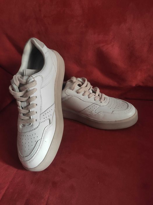 Кросівки жіночі Tamaris