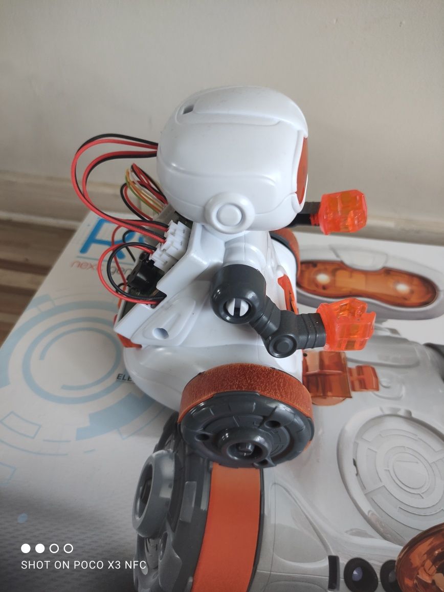 Robot Mio Next Generation. Komplet pudełko, instrukcja