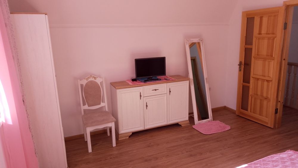 Здається подобово будинок в Шаян