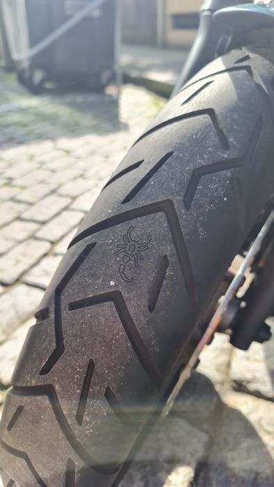 Street killer! Yamaha XJ600N personalizada. Muito material novo