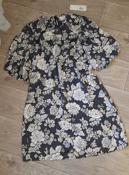 Нова сукня ARKET 2XL