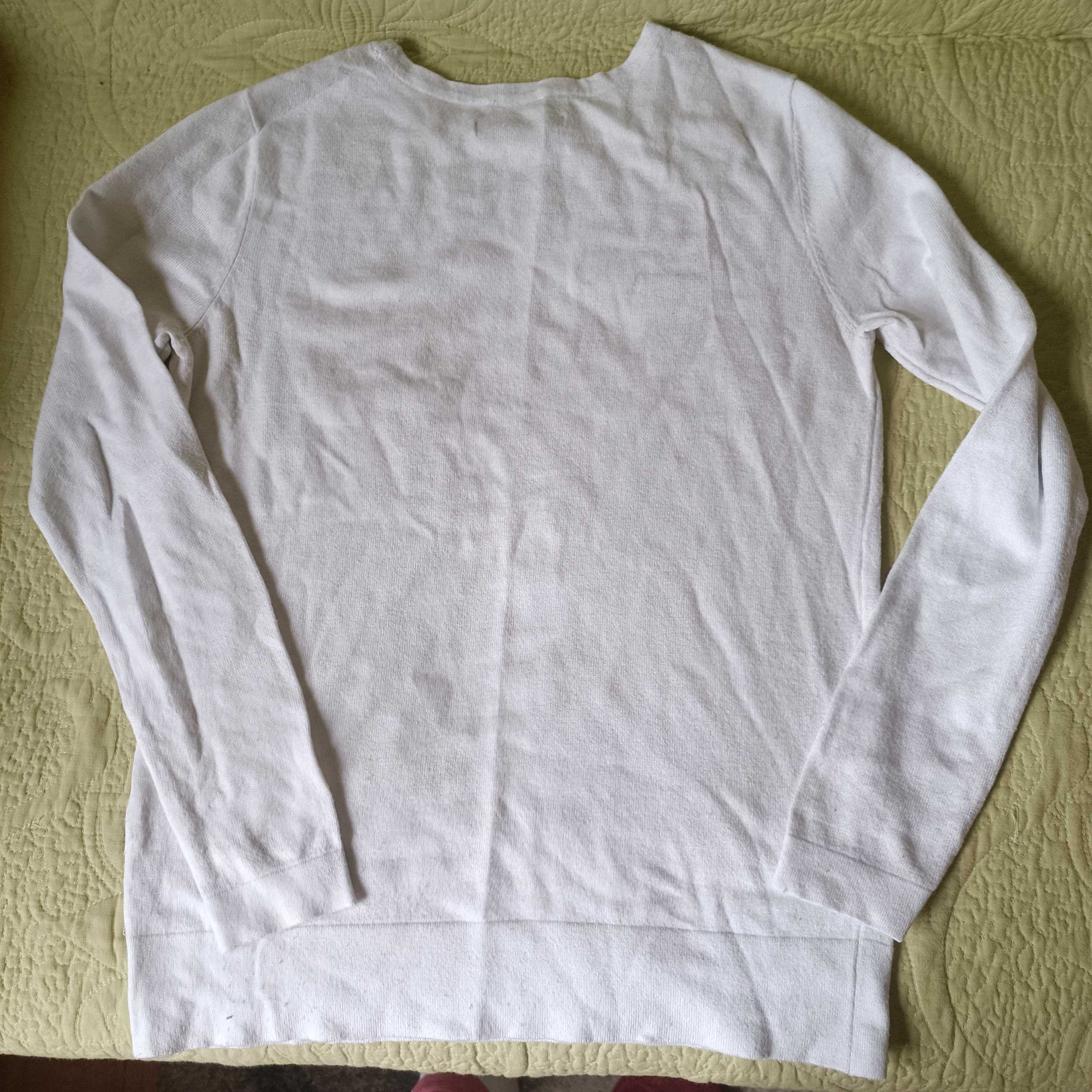 Śliczny, cienki, biały sweterek Mohito.