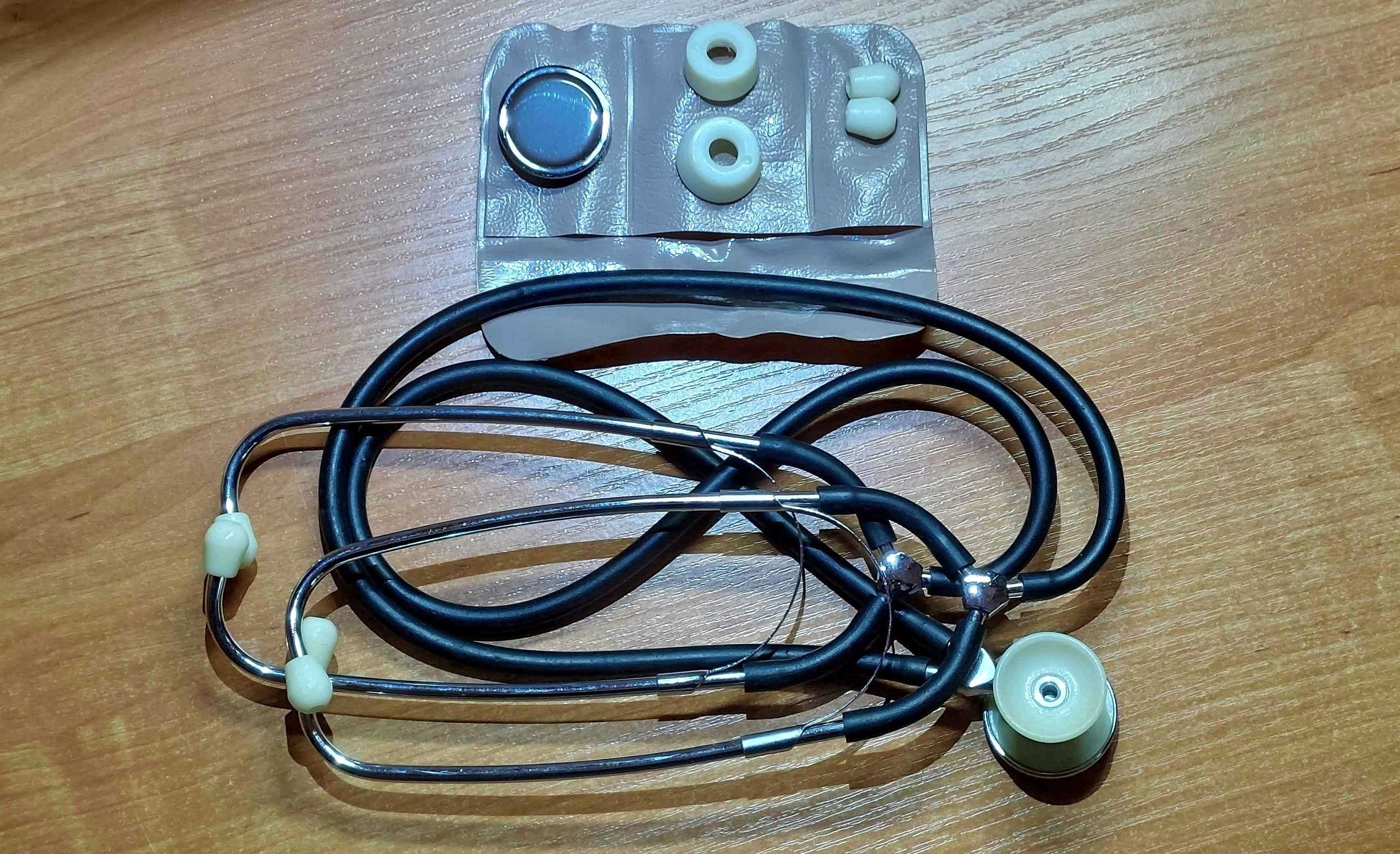 Nowy polski stetoskop dydaktyczny PA-74 z dwustronną podwójną głowicą