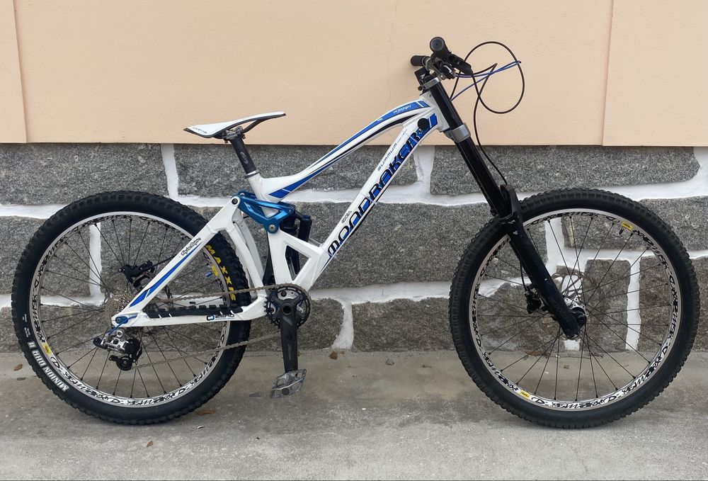 Mondraker Summum Pro Team – Edição 10º Aniversário | Downhill 26” |