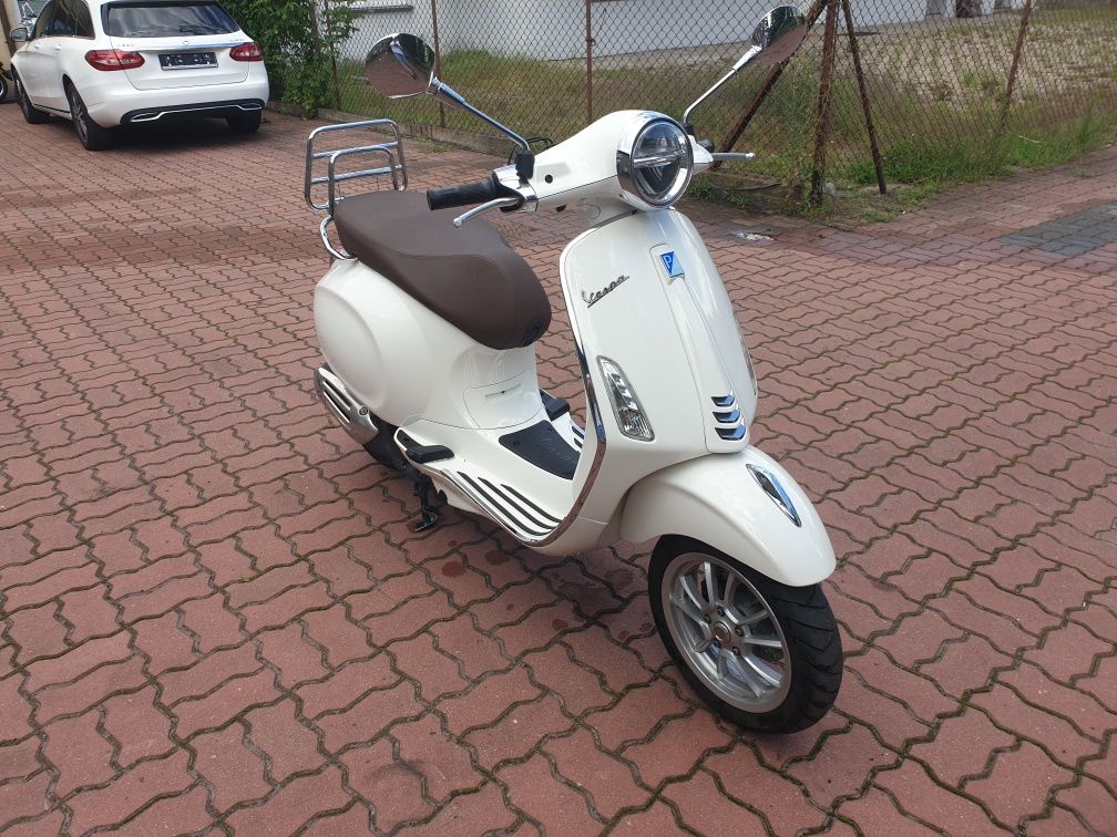 Vespa primavera 125