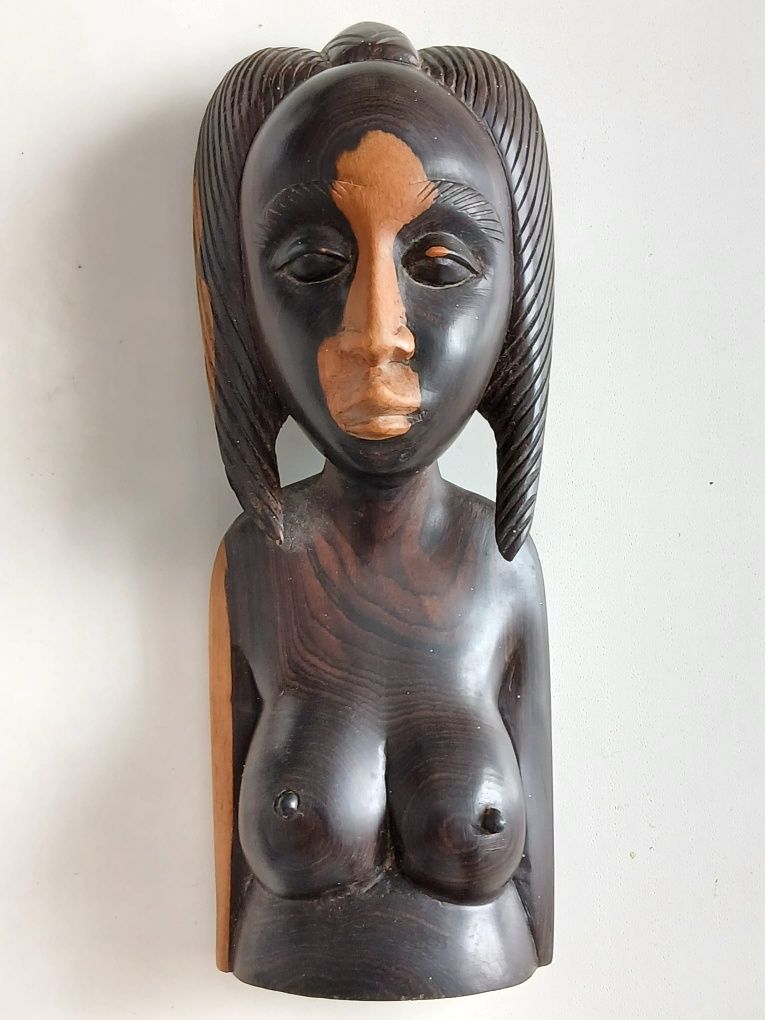 Estatueta africana de madeira