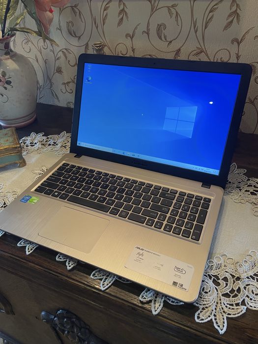 Laptop Asus A540L / intel core i3 / Karta Graficzna GeForce / 1TB Dysk
