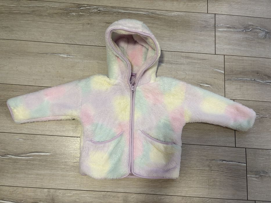 Продам теплу мʼяку кофту на дівчинку 104