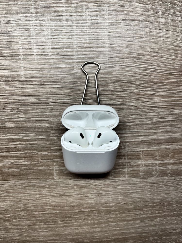 Наушники Apple AirPods