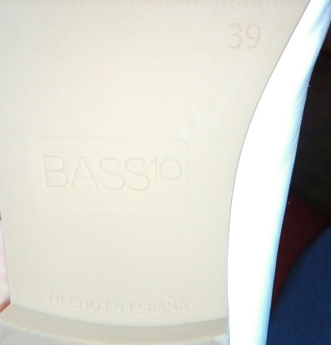 Sabrinas brancas em pele T39