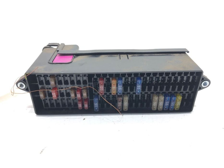 SKRZYNKA BEZPIECZNIKÓW - 69.00 PLN - VW TOURAN (1T1, 1T2) 2003 - 2010 1.9 TDI 74 kW [100 KM] olej